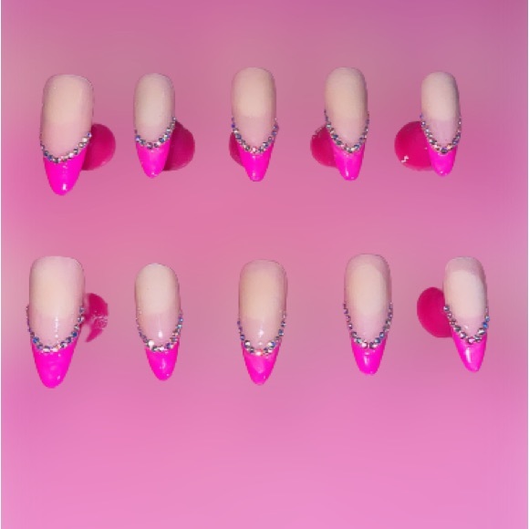 Barbie Press On Nails - Picture 2 of 2